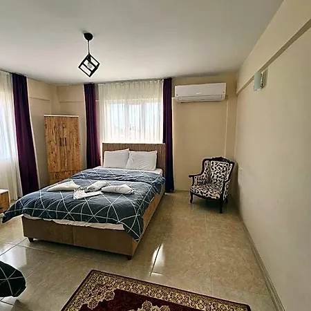 Ξενοδοχείο The Titanic House 3*